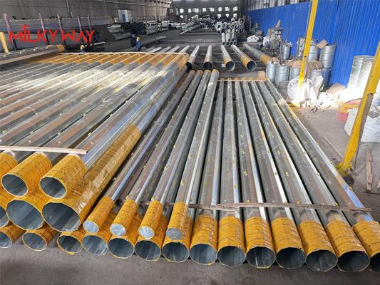 गुणवत्ता  Galvanized Steel Pole Suitable for Electrical Power Distribution and Outdoor Lighting with Multiple Shape Options and Steel Materials कारखाना