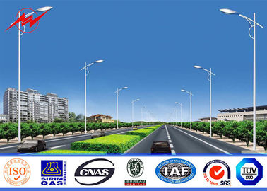 Q235 क्रॉस आर्म 12m स्ट्रीट लाइट पोल, अष्टकोणीय लाइट पोल