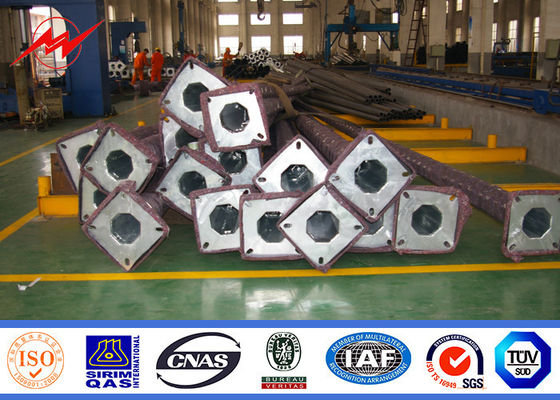 4 मिमी मोटाई के साथ जस्ती Q235 10 मी अष्टकोनी मिड Hinged स्ट्रीट लाइट डंडे