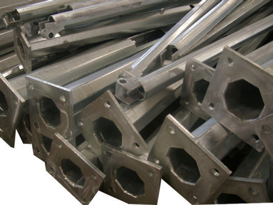 10m15m 20m पॉलीगॉन आउटडोर प्रकाश डंडे, स्ट्रीट लाइट सौर ध्रुव Galvanization स्टील