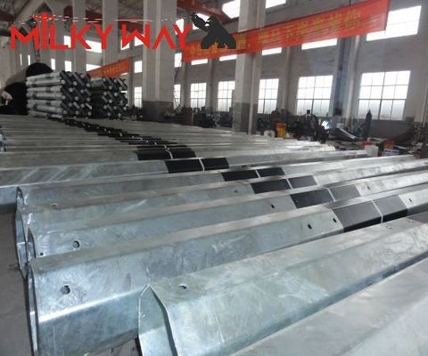 गर्म डुबकी गैल्वनाइजेशन के साथ 9m-13m स्टील ट्यूबलर पोल